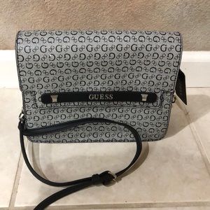 NWT Guess beautiful purse brand new